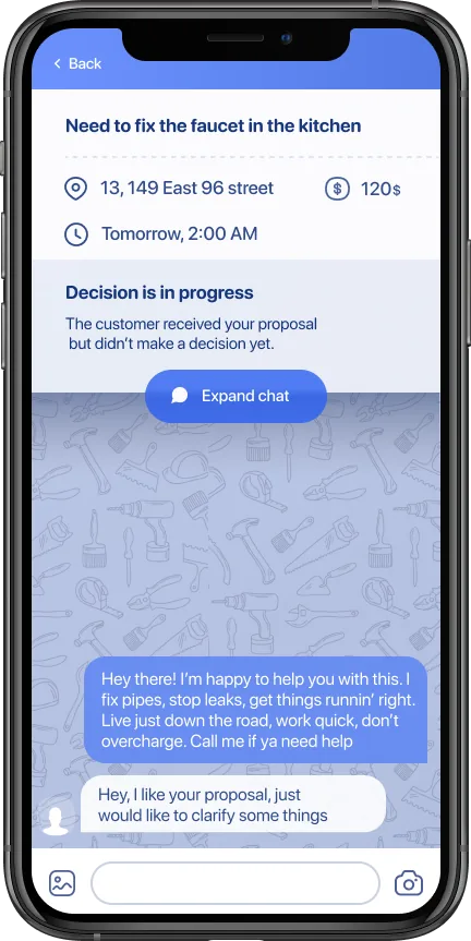 Specialist order detail — order summary pinned, 'Expand chat' action, full chat thread below